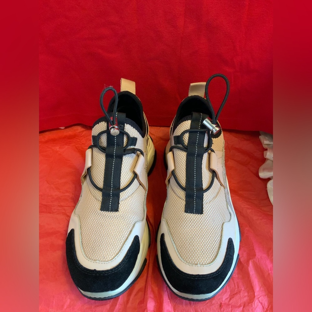 STEVE MADDEN - Picture 3 of 9